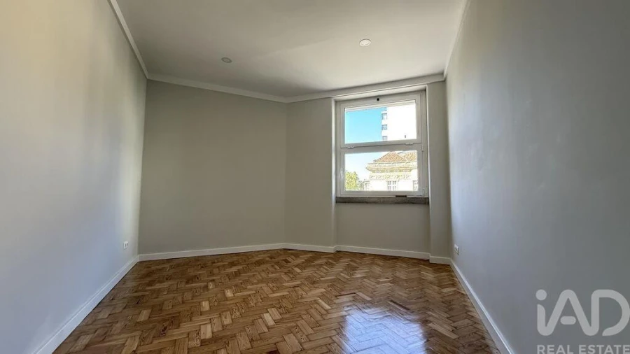 Apartamento T2 para Arrendamento em Avenidas Novas Foto 26