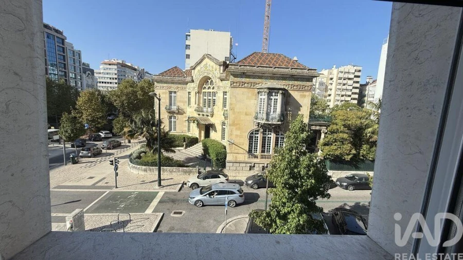 Apartamento T2 para Arrendamento em Avenidas Novas Foto 28