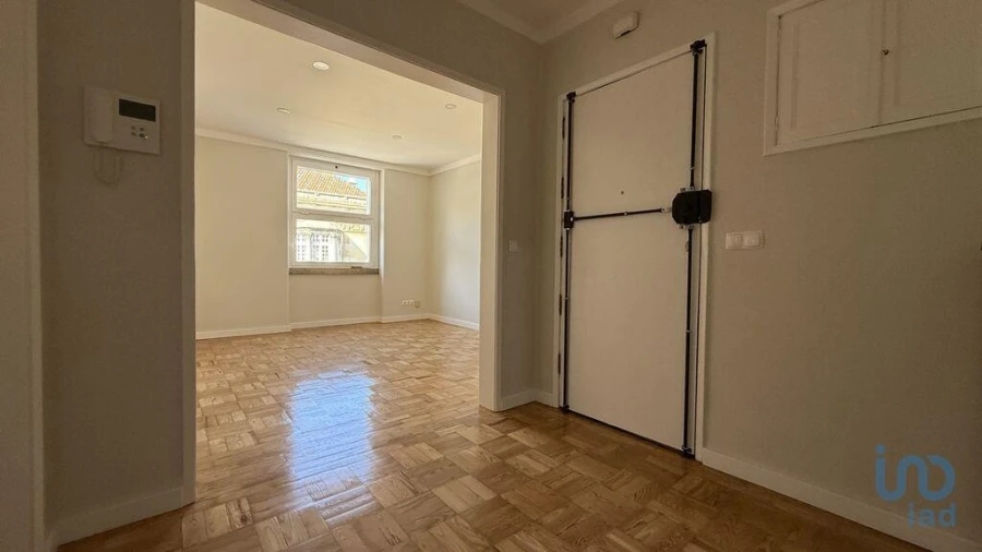 Apartamento T2 para Arrendamento em Avenidas Novas Foto 8