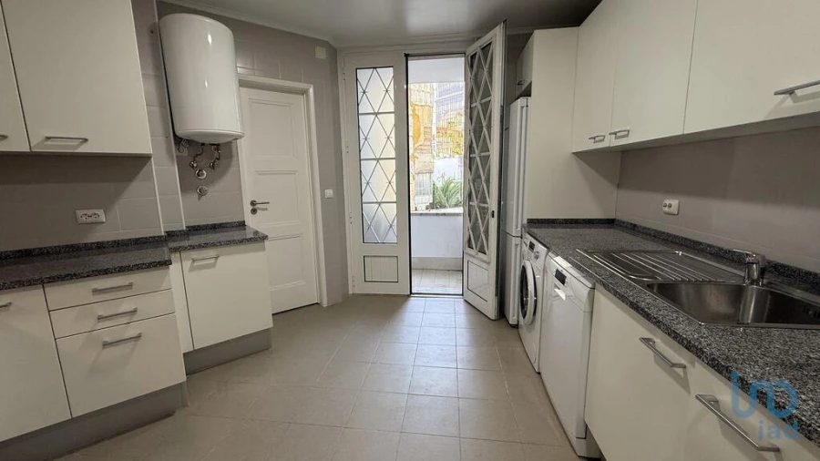 Apartamento T2 para Arrendamento em Avenidas Novas Foto 13