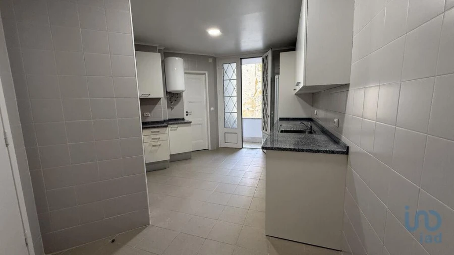 Apartamento T2 para Arrendamento em Avenidas Novas Foto 15