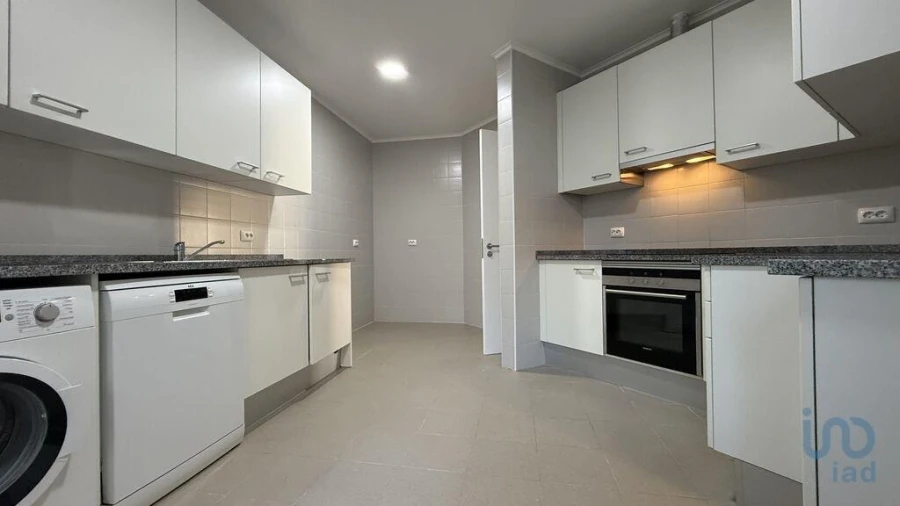 Apartamento T2 para Arrendamento em Avenidas Novas Foto 12