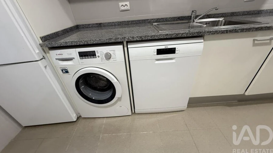 Apartamento T2 para Arrendamento em Avenidas Novas Foto 18