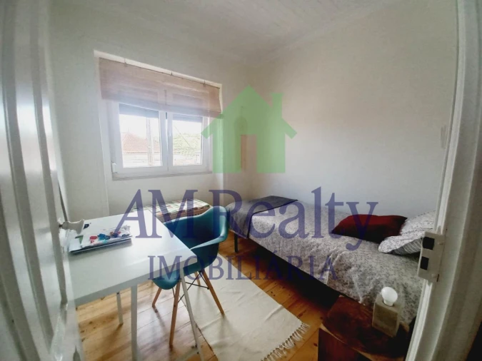 Moradia T4 para Venda em Peral Foto 11