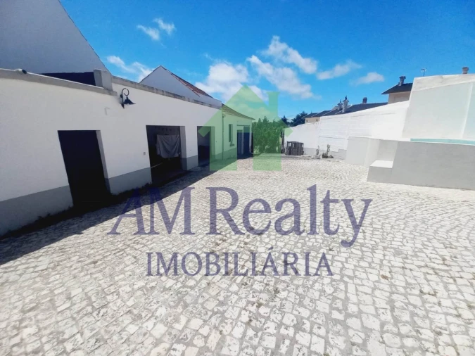 Moradia T4 para Venda em Peral Foto 18