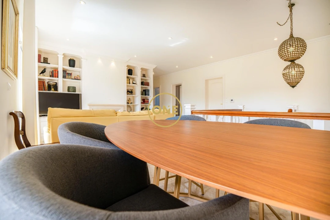 Moradia T5 para Venda em Rabo de Peixe Foto 25