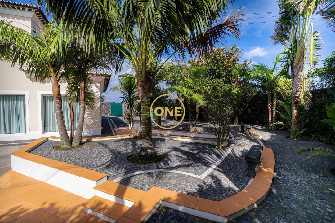 Moradia T5 para Venda em Rabo de Peixe Foto 45