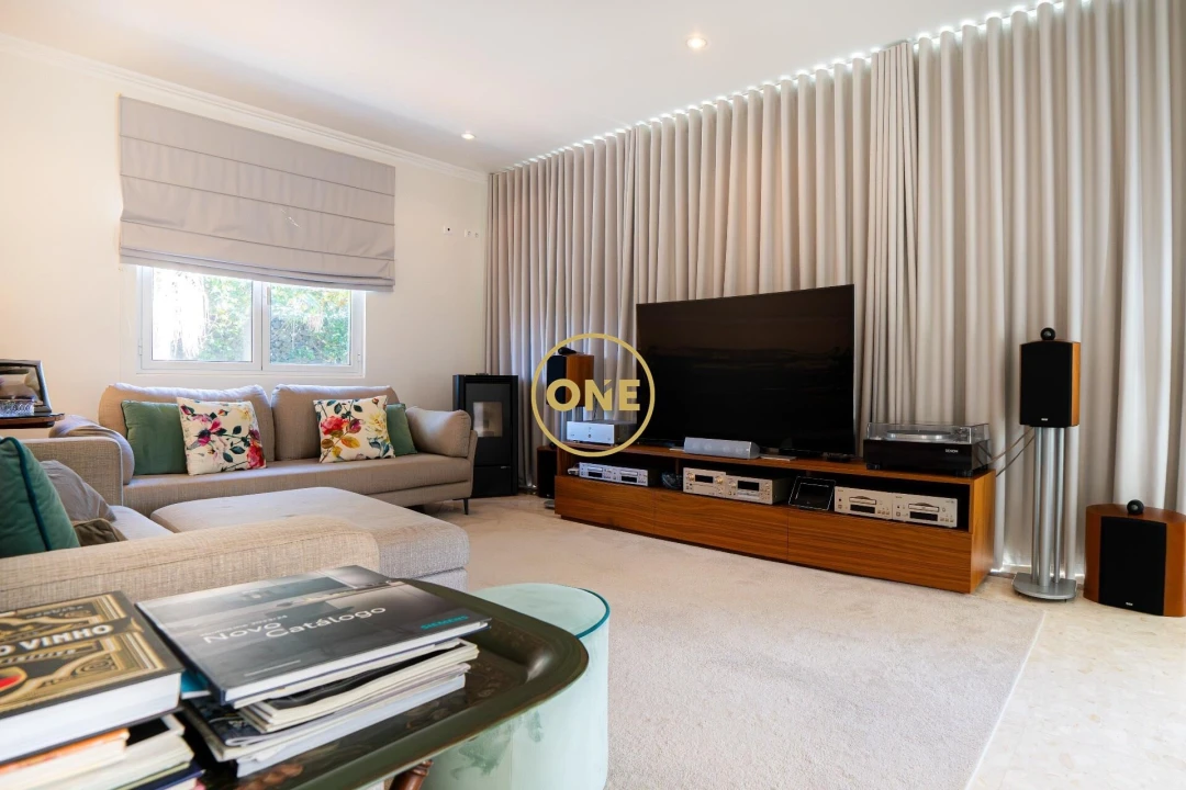 Moradia T5 para Venda em Rabo de Peixe Foto 15