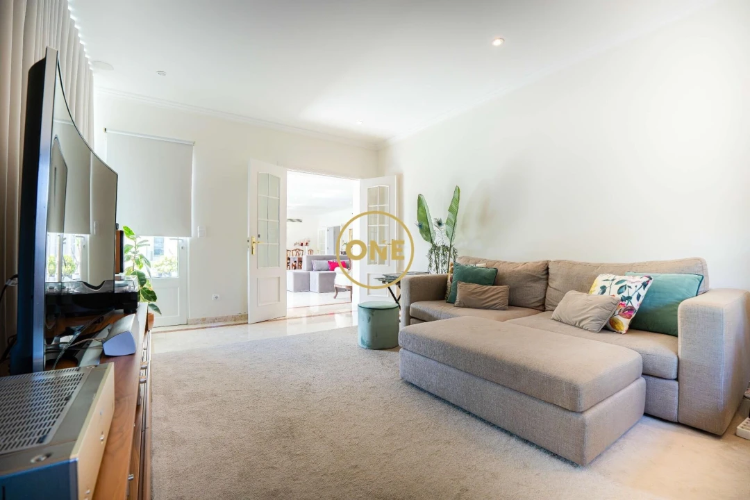 Moradia T5 para Venda em Rabo de Peixe Foto 16