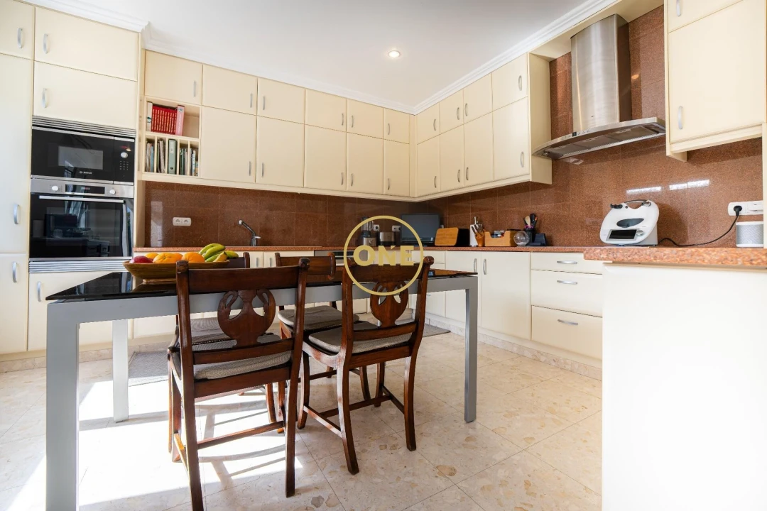 Moradia T5 para Venda em Rabo de Peixe Foto 20