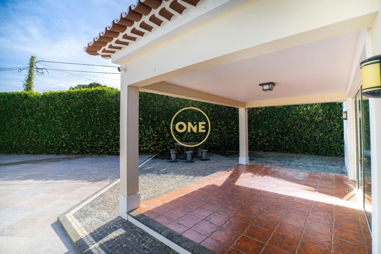 Moradia T5 para Venda em Rabo de Peixe Foto 49