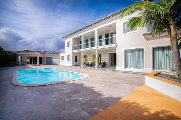 Moradia T5 para Venda em Rabo de Peixe Foto 2