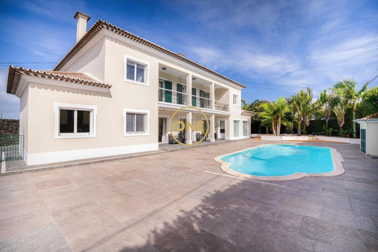 Moradia T5 para Venda em Rabo de Peixe Foto 42