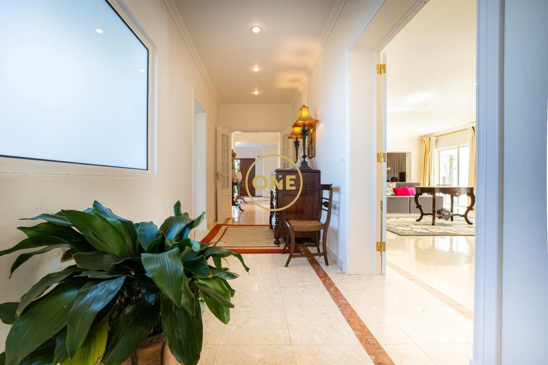 Moradia T5 para Venda em Rabo de Peixe Foto 5