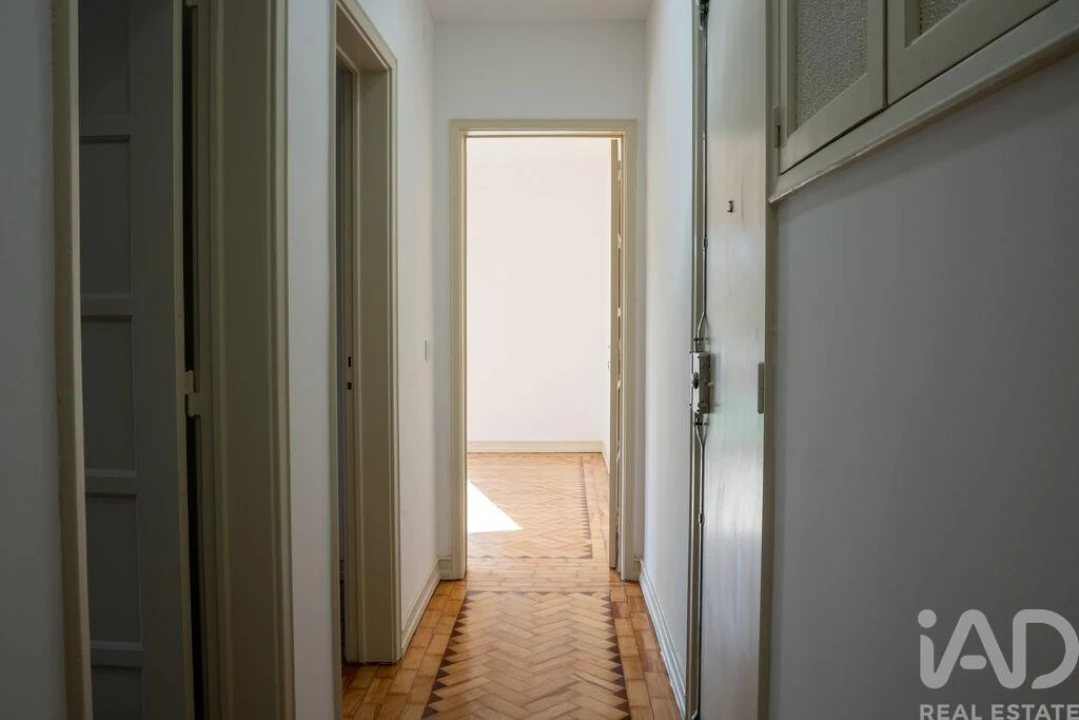 Apartamento T4 para Arrendamento em Avenidas Novas Foto 10