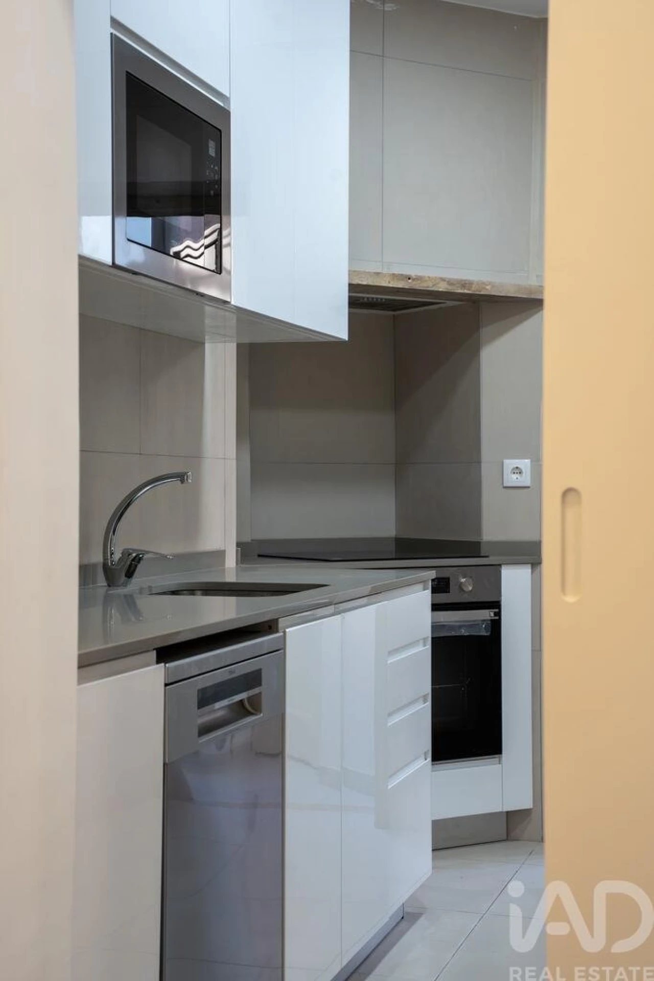 Apartamento T4 para Arrendamento em Avenidas Novas Foto 6