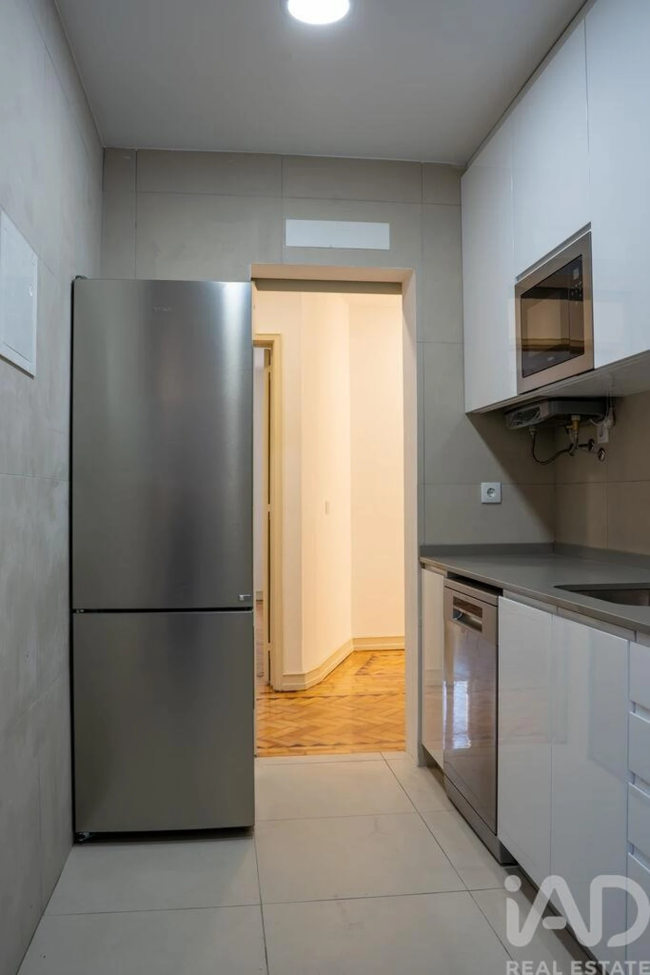 Apartamento T4 para Arrendamento em Avenidas Novas Foto 7