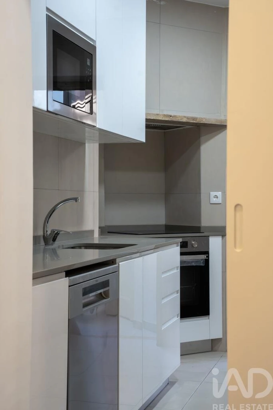 Apartamento T4 para Arrendamento em Avenidas Novas Foto 6