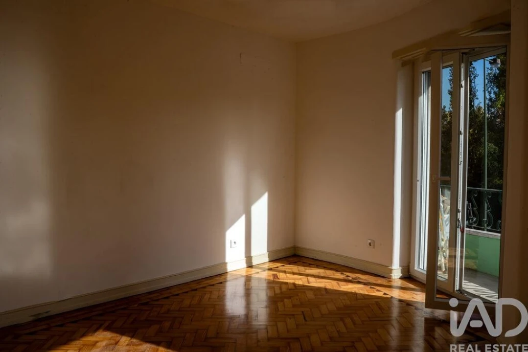 Apartamento T4 para Arrendamento em Avenidas Novas Foto 3