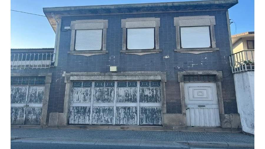 Armazém para Venda em Milheiros