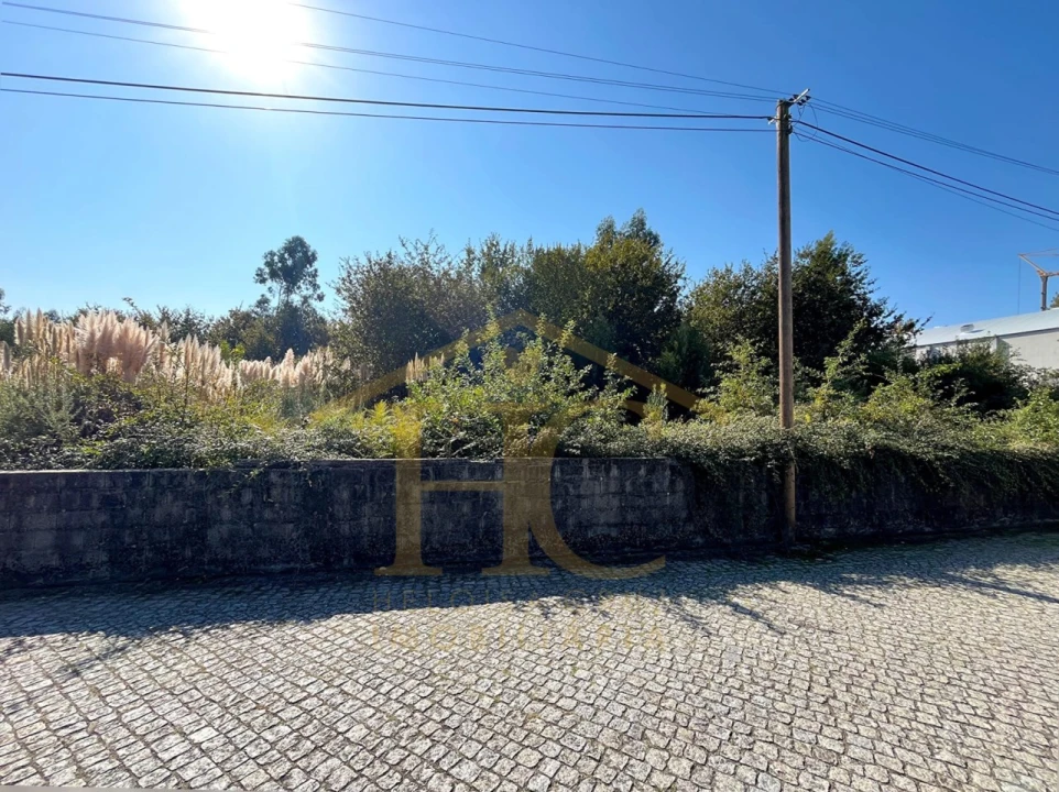 Terreno para Venda em Castêlo da Maia Foto 1