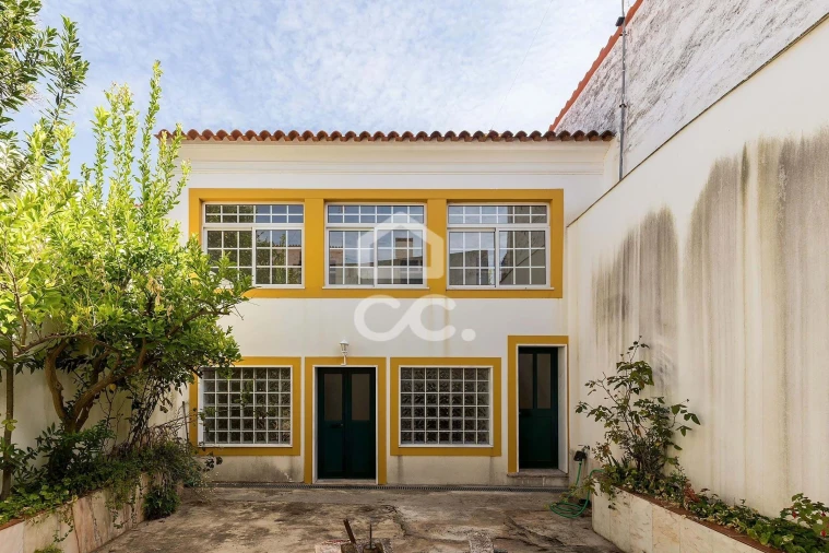 Moradia T12 para Venda em Nossa Senhora da Conceição e São Bartolomeu Foto 2