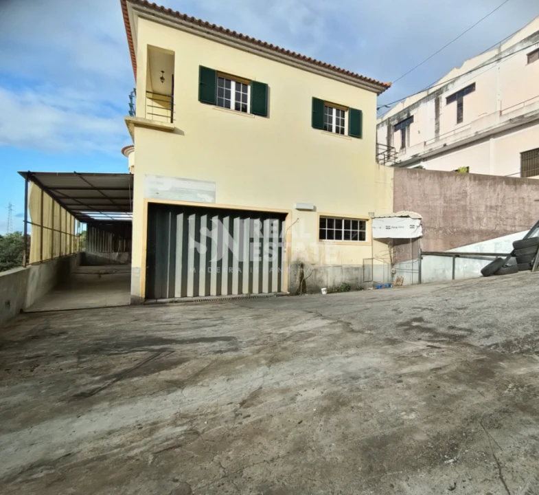 Moradia T3 para Venda em Canhas Foto 46