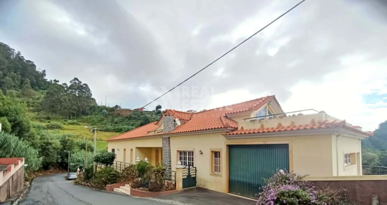 Moradia T3 para Venda em Canhas Foto 47