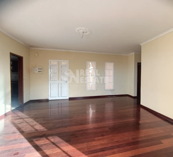 Moradia T3 para Venda em Canhas Foto 6