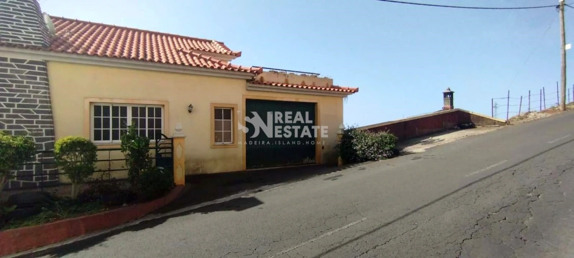 Moradia T3 para Venda em Canhas Foto 2