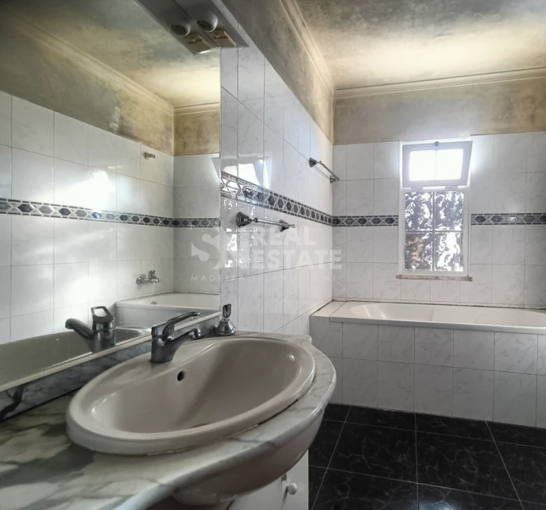 Moradia T3 para Venda em Canhas Foto 16