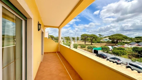 Moradia T4 para Venda em Quarteira