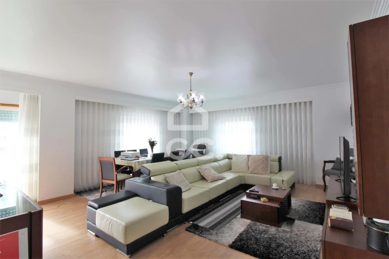 Apartamento T3 para Arrendamento em Odivelas Foto 1