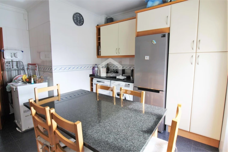 Apartamento T3 para Arrendamento em Odivelas Foto 6