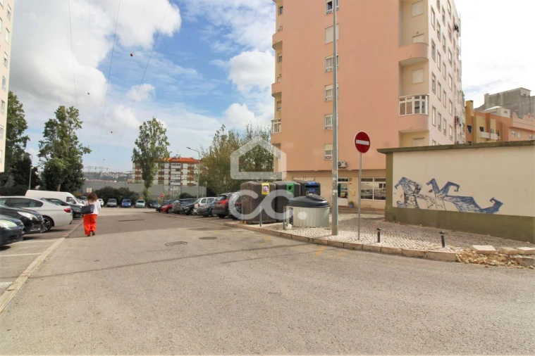 Apartamento T3 para Arrendamento em Odivelas Foto 23