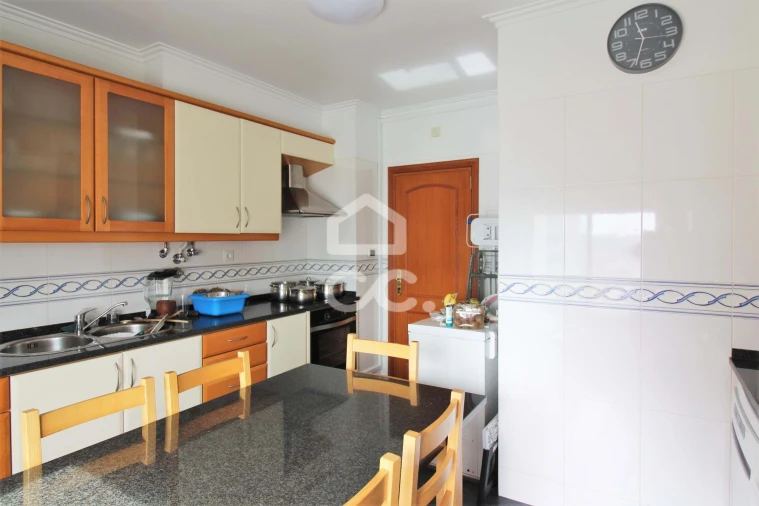 Apartamento T3 para Arrendamento em Odivelas Foto 7