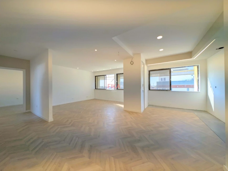 Apartamento T3 para Venda em União das Freguesias de Setúbal Foto 1