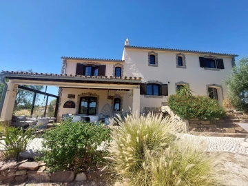 Moradia T5 para Venda em Loule (São Clemente)