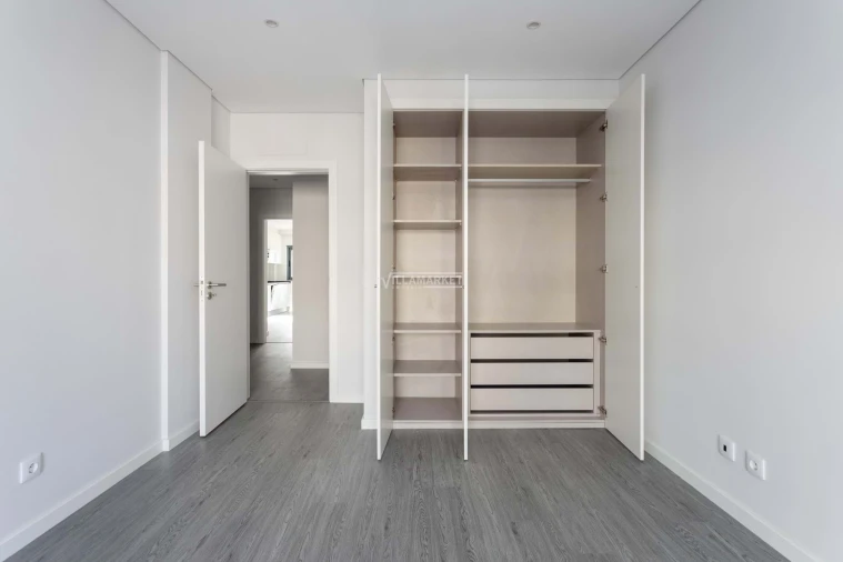 Apartamento T3 para Venda em Quelfes Foto 17