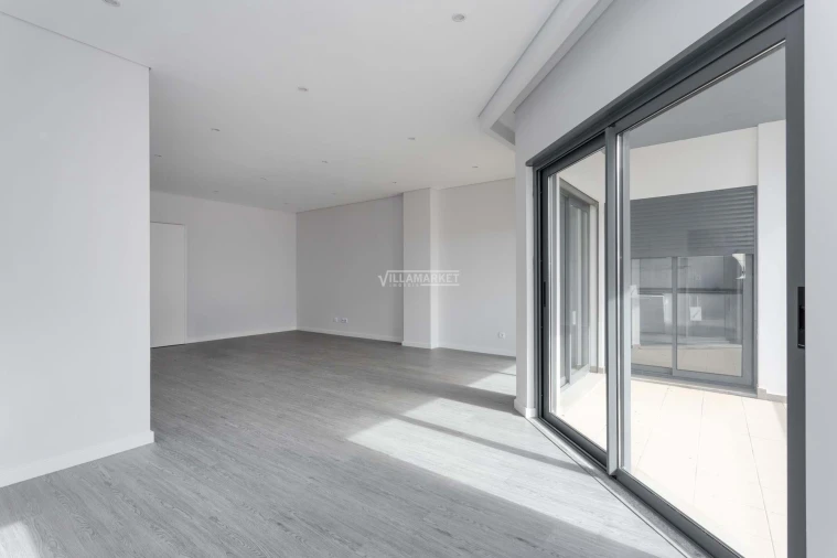 Apartamento T3 para Venda em Quelfes Foto 9