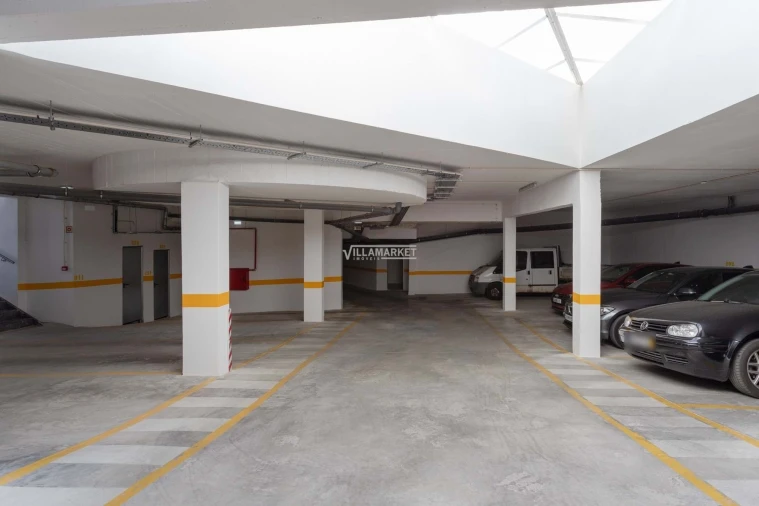 Apartamento T3 para Venda em Quelfes Foto 30