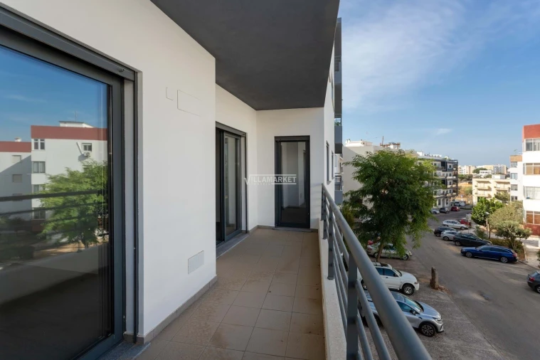 Apartamento T3 para Venda em Quelfes Foto 27