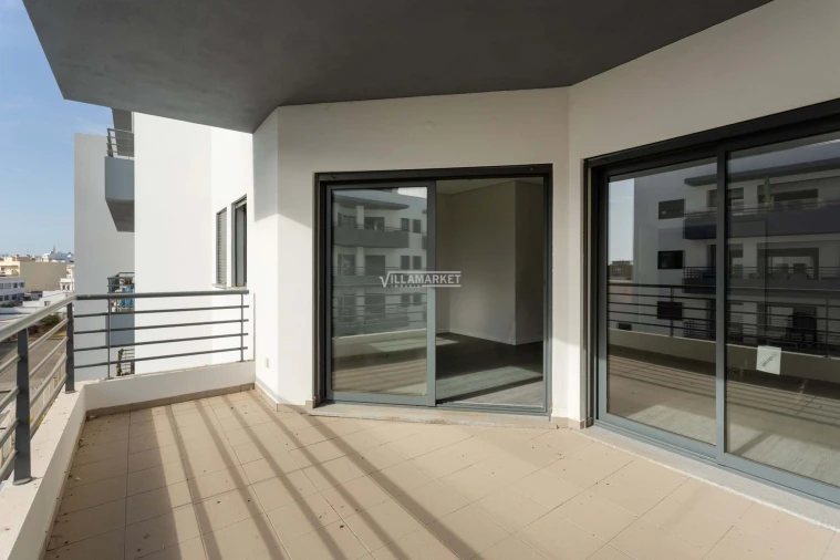 Apartamento T3 para Venda em Quelfes Foto 4