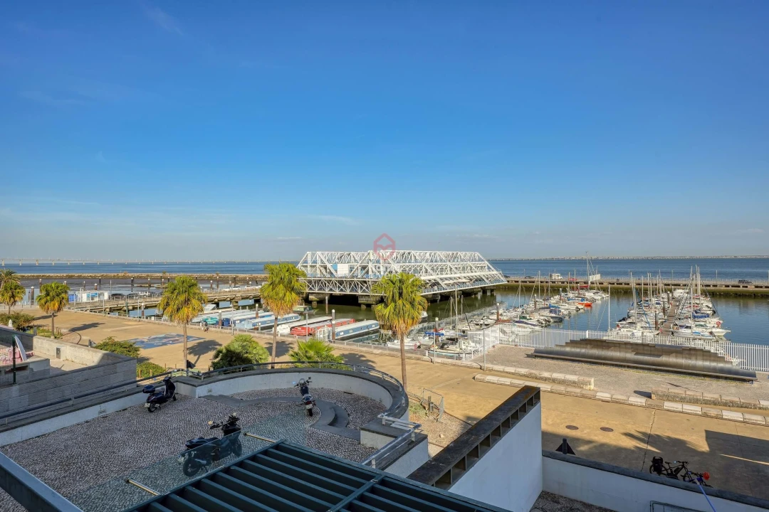 Apartamento T2 para Venda em Parque das Nações Foto 23