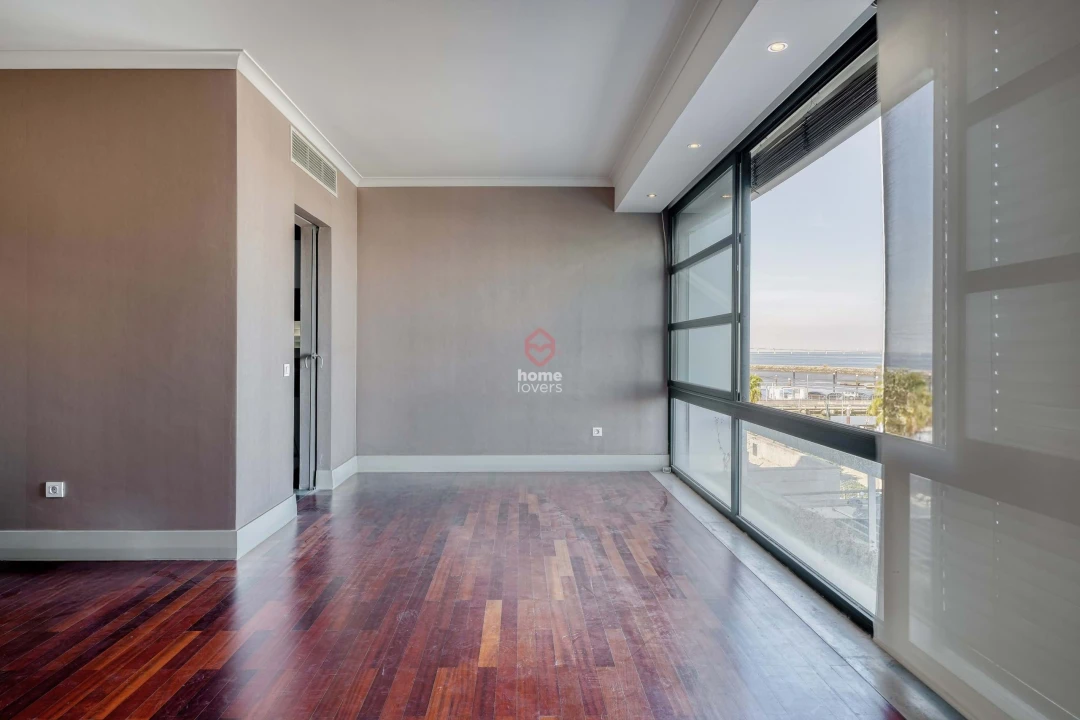 Apartamento T2 para Venda em Parque das Nações Foto 5