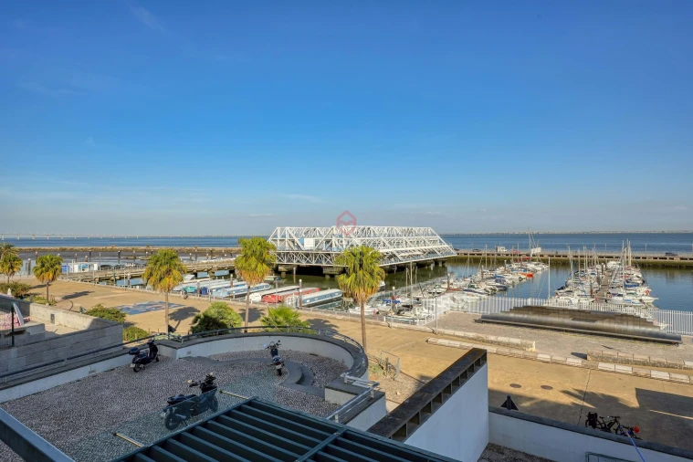 Apartamento T2 para Venda em Parque das Nações Foto 23