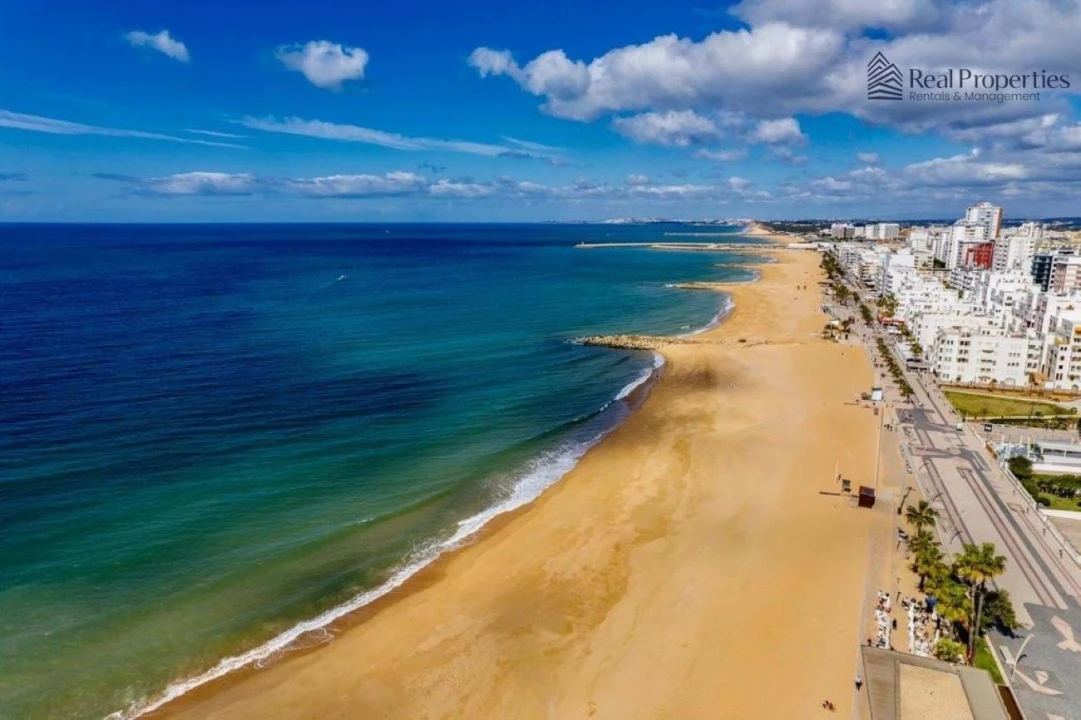 Apartamento T2 para Arrendamento em Quarteira Foto 19