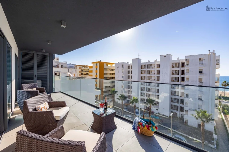 Apartamento T2 para Arrendamento em Quarteira Foto 17