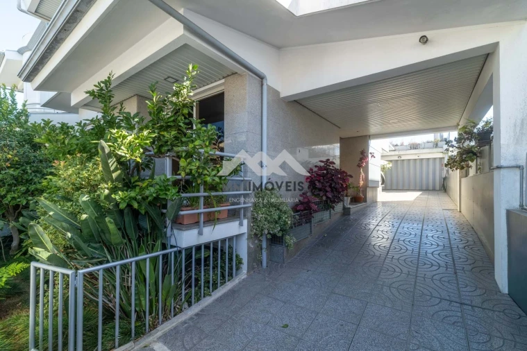 Moradia T4 para Venda em Cidade da Maia Foto 11