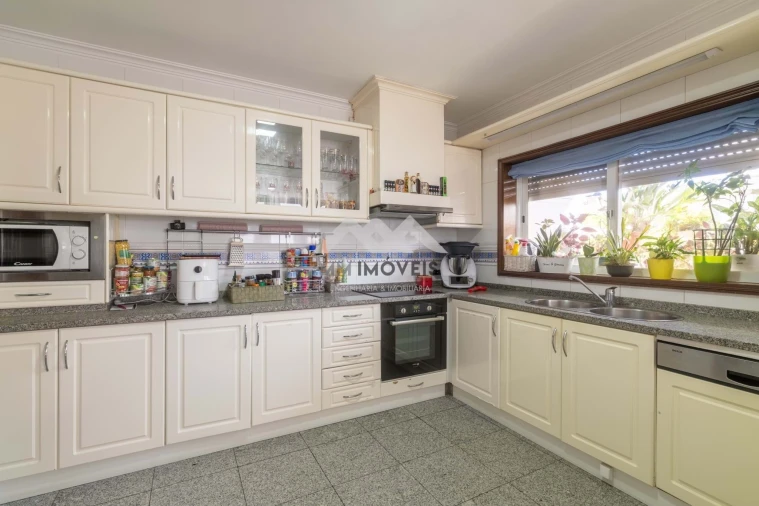 Moradia T4 para Venda em Cidade da Maia Foto 4